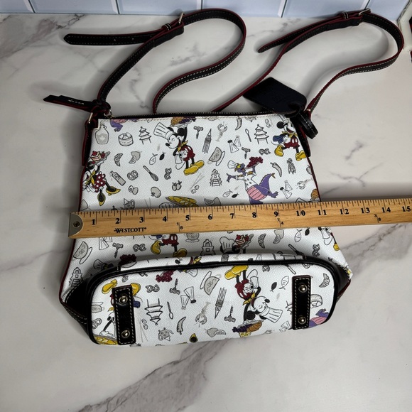 Dooney & Bourke Shoulder Bag Disney 2018 Epcot Food & Wine Festival - Picture 6 of 11